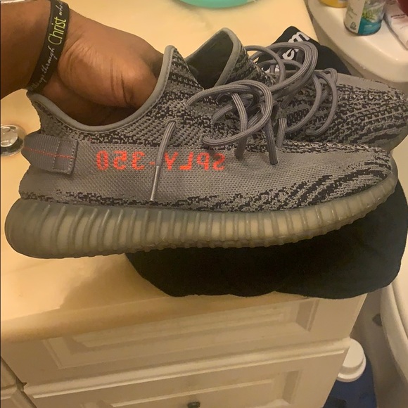 Yezzy 350 v2 size 9 - Picture 2 of 3